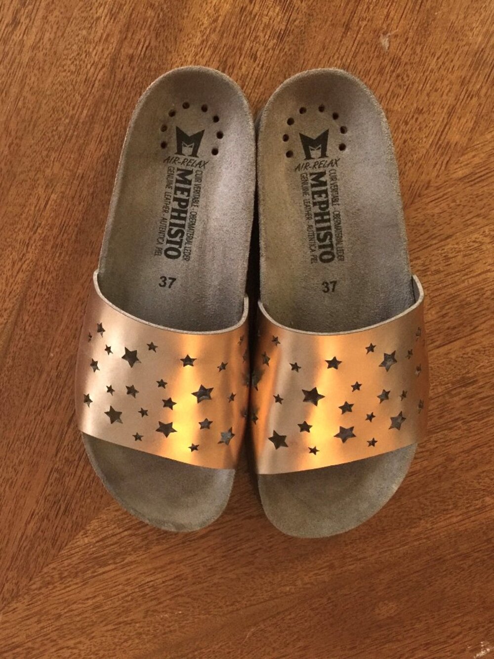 Gold Leather Starry Sky Sandals by Mephisto. EU Size 37. NWOT - Picture 2 of 3